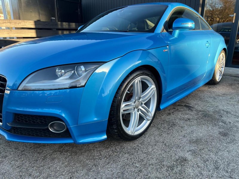 AUDI TT