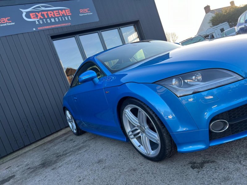 AUDI TT