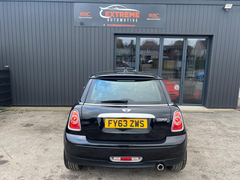MINI HATCH