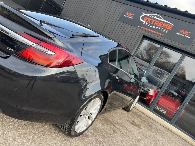 VAUXHALL INSIGNIA