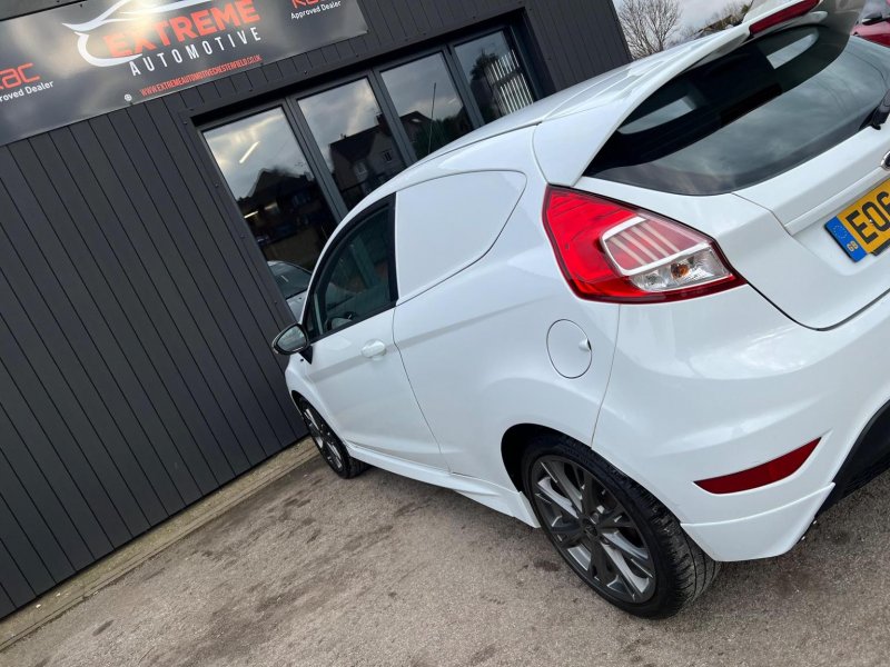 FORD FIESTA VAN