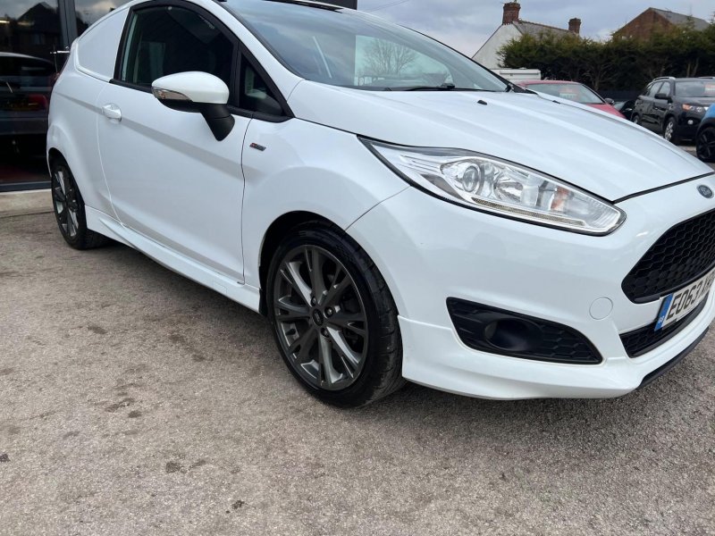 FORD FIESTA VAN