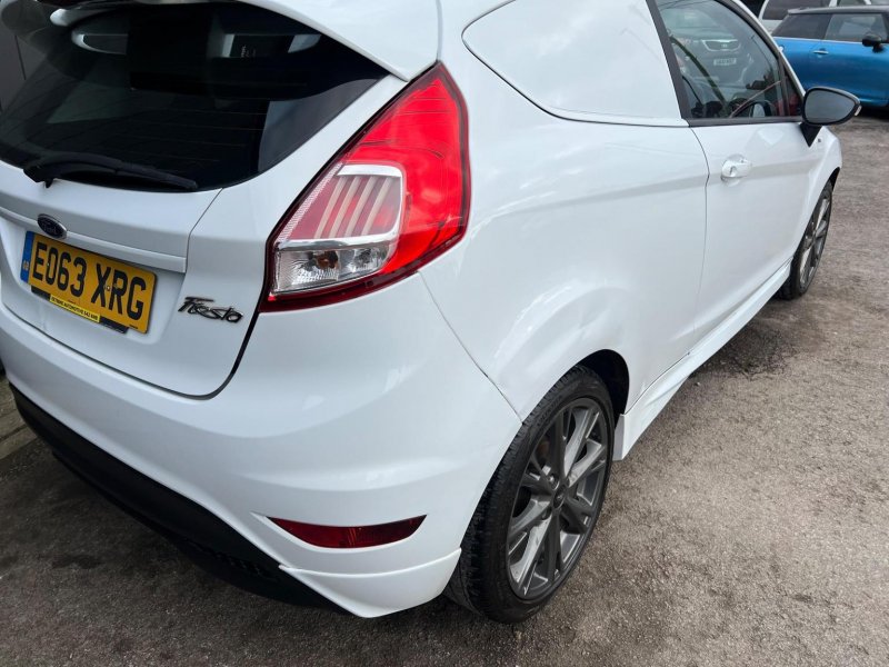 FORD FIESTA VAN