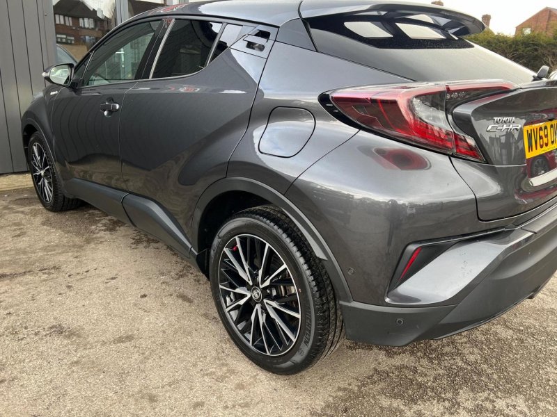 TOYOTA C-HR