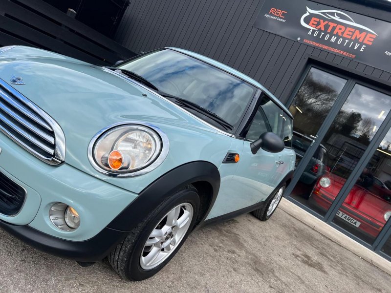 MINI HATCH