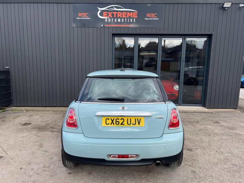 MINI HATCH