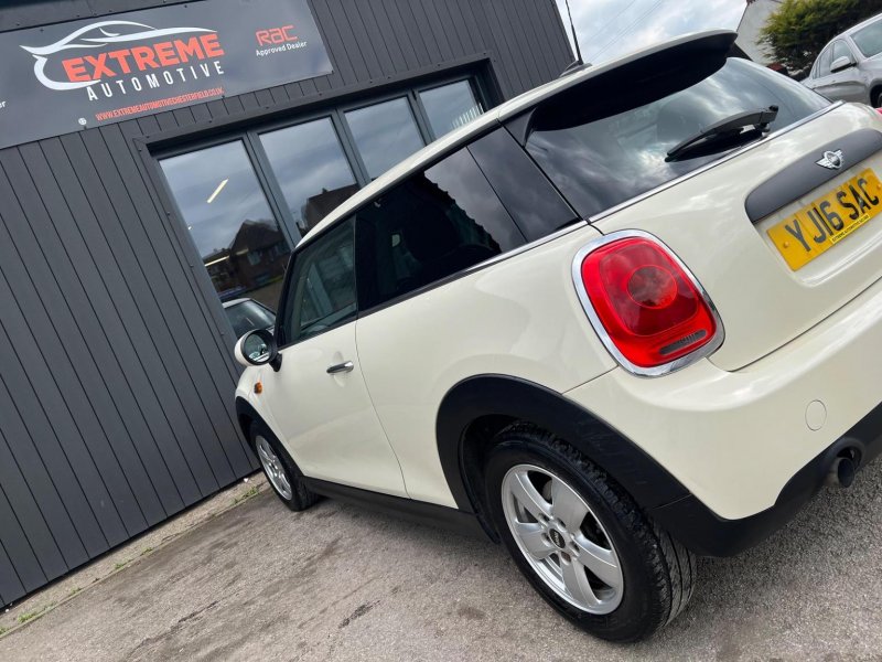 MINI HATCH