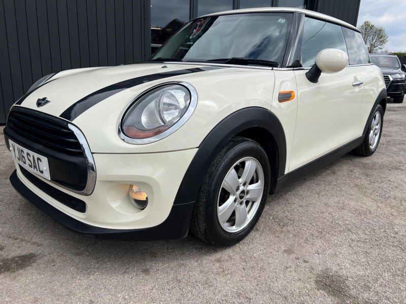 MINI HATCH