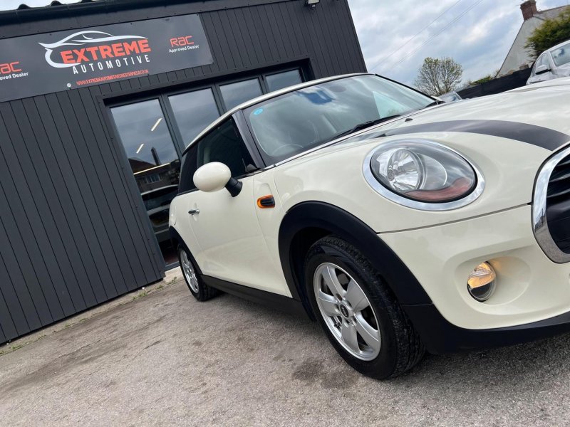 MINI HATCH