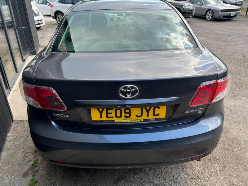 TOYOTA AVENSIS