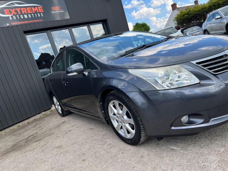 TOYOTA AVENSIS