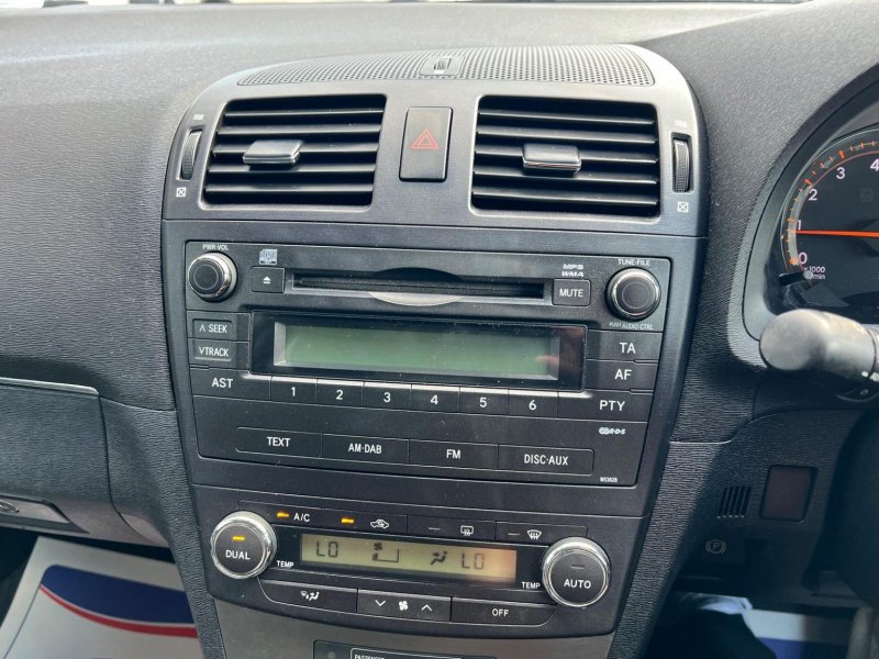 TOYOTA AVENSIS