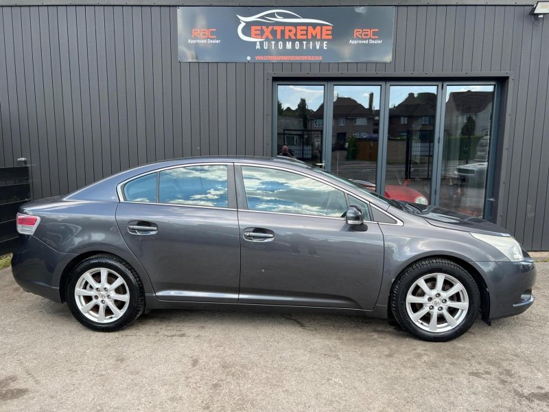 TOYOTA AVENSIS