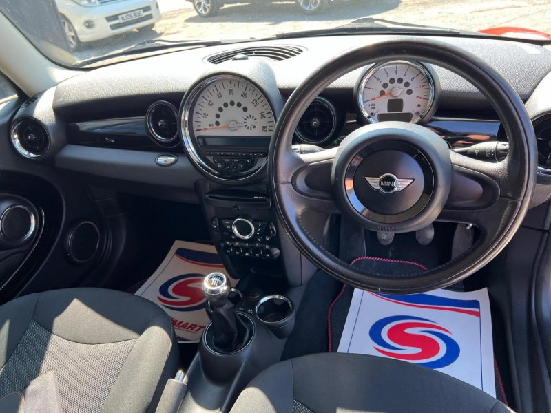 MINI HATCH