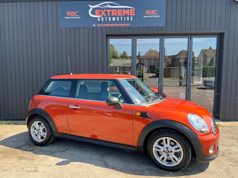 MINI HATCH