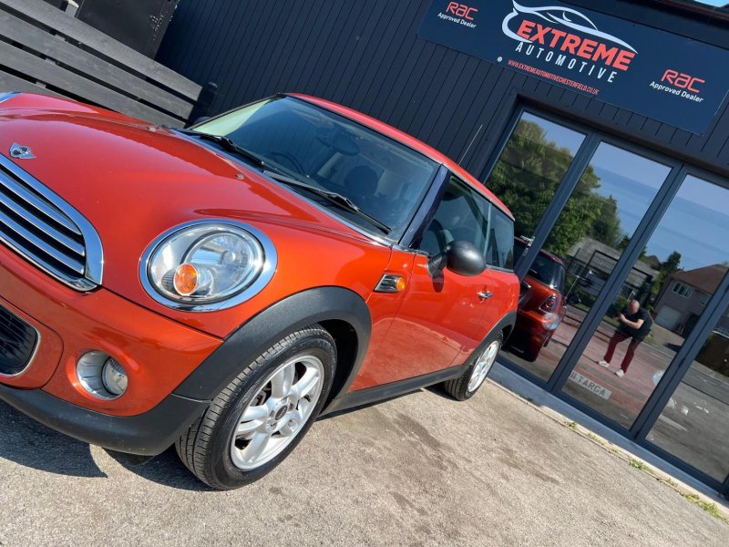 MINI HATCH