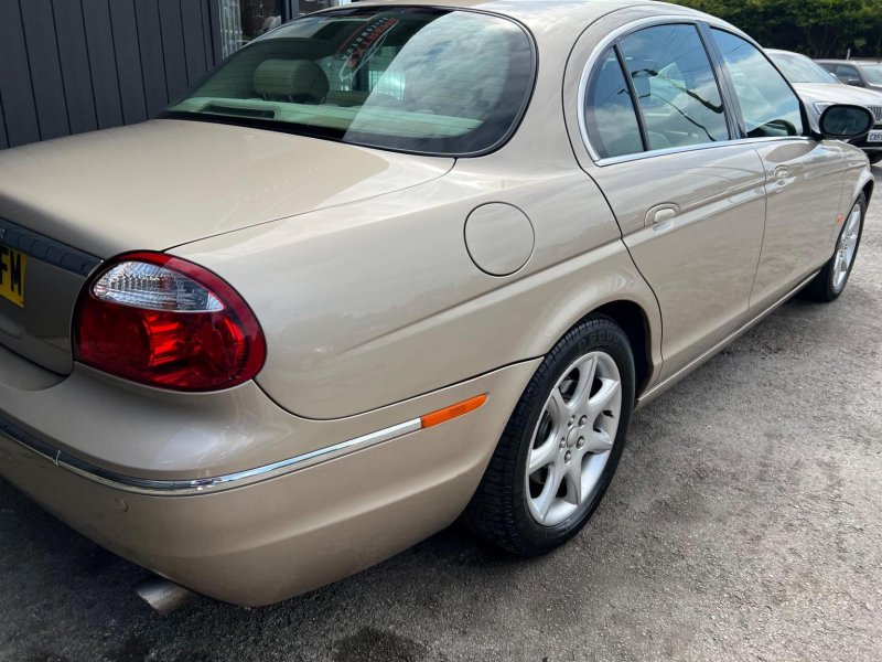 JAGUAR S-TYPE