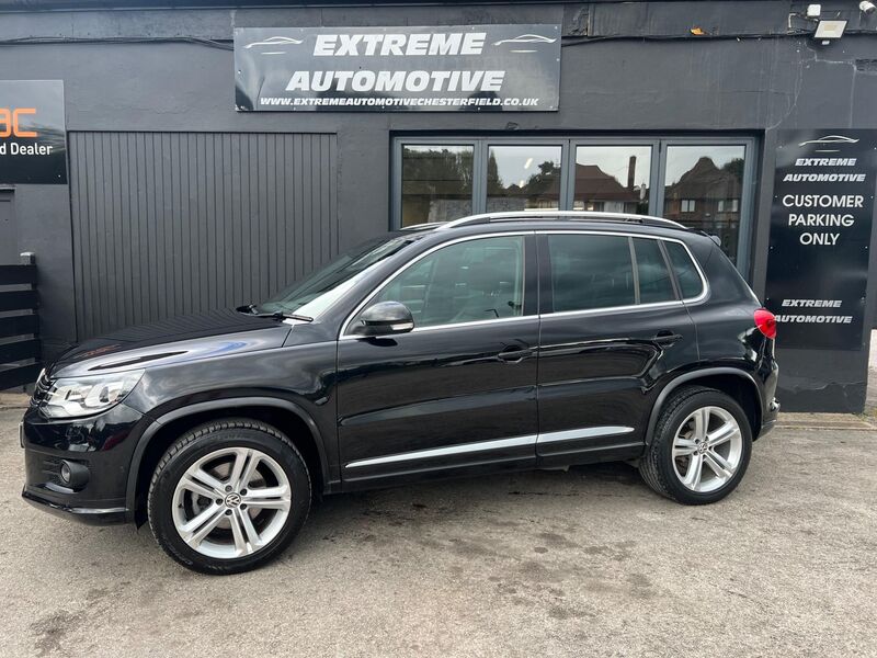 View VOLKSWAGEN TIGUAN 2.0 TDI BlueMotion Tech R-Line Edition 4WD Euro 6 (s/s) 5dr